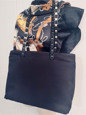 Salvatore Ferragamo Classy Black Tote